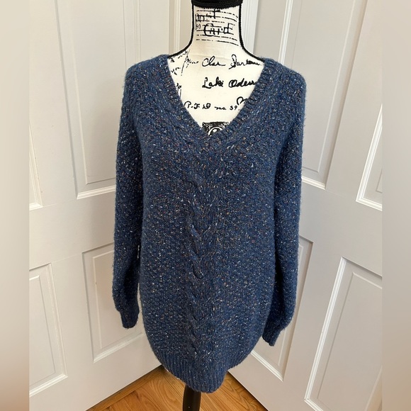 Adrienne Vittadini Sweaters - Adrienne Vittadini vneck cable knit marled sweater blue & multicolored XXL